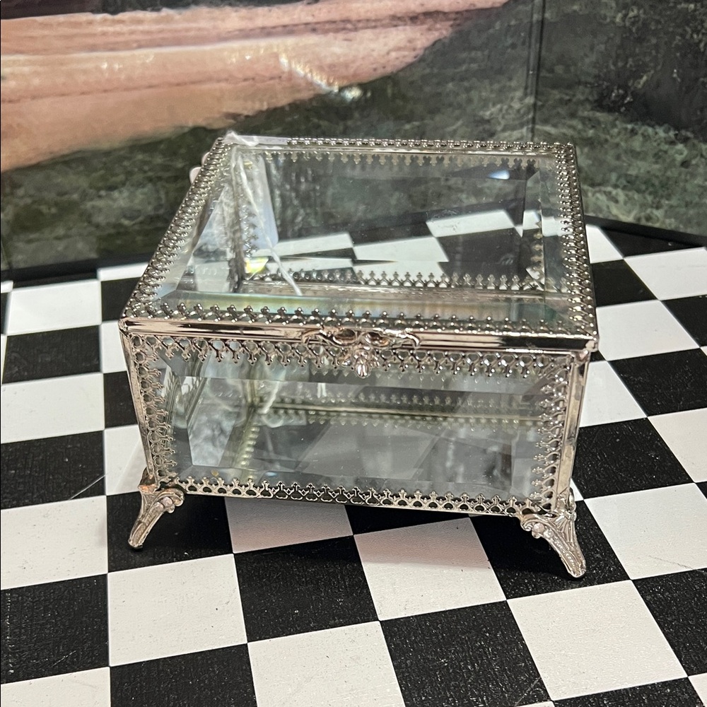 Cynthia Rowley Beveled Glass Jewelry Box Elegant Regency Silver & Glass